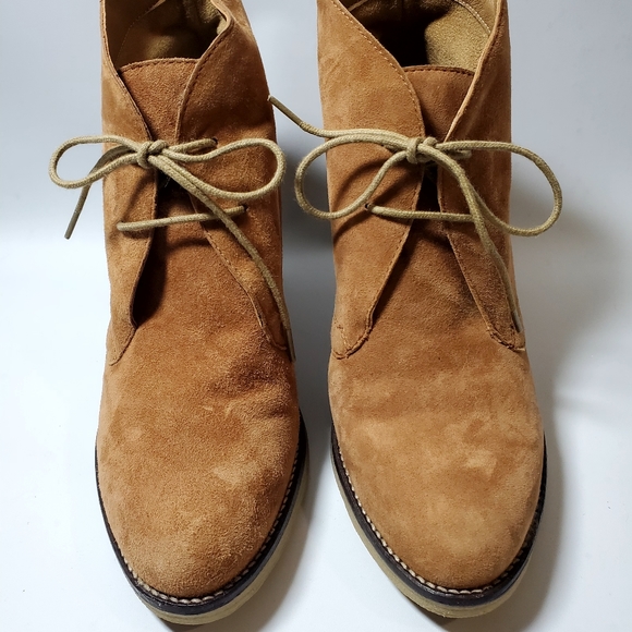 Johnston & Murphy Women's size 7.5 suede lace up high heeled bootie - Picture 2 of 6